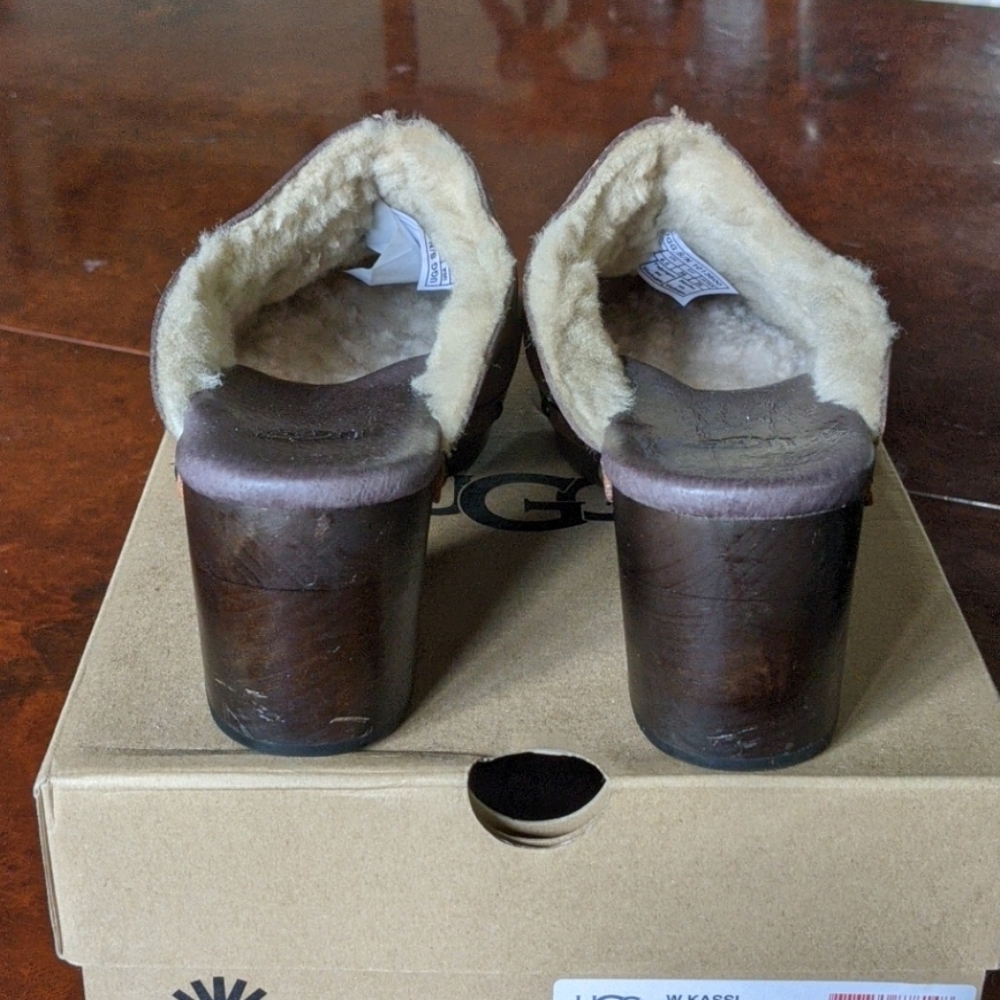 Ugg Kassi Clogs With Box, Perfect For Fall And Co… - image 2
